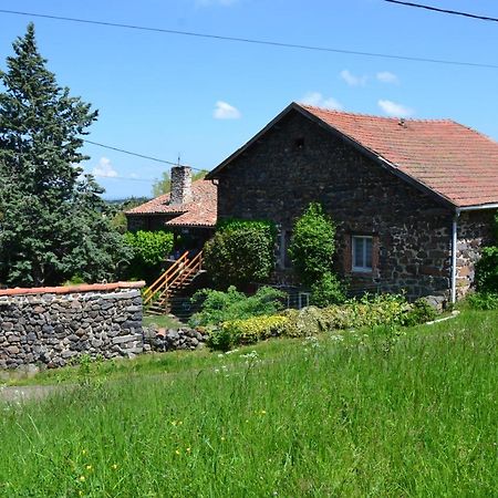 Les Gites Estaou Treillo Le Monastier sur Gazeille Exterior photo