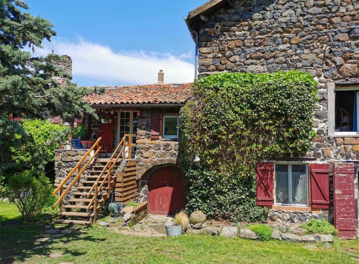 Les Gites Estaou Treillo Le Monastier sur Gazeille Exterior photo