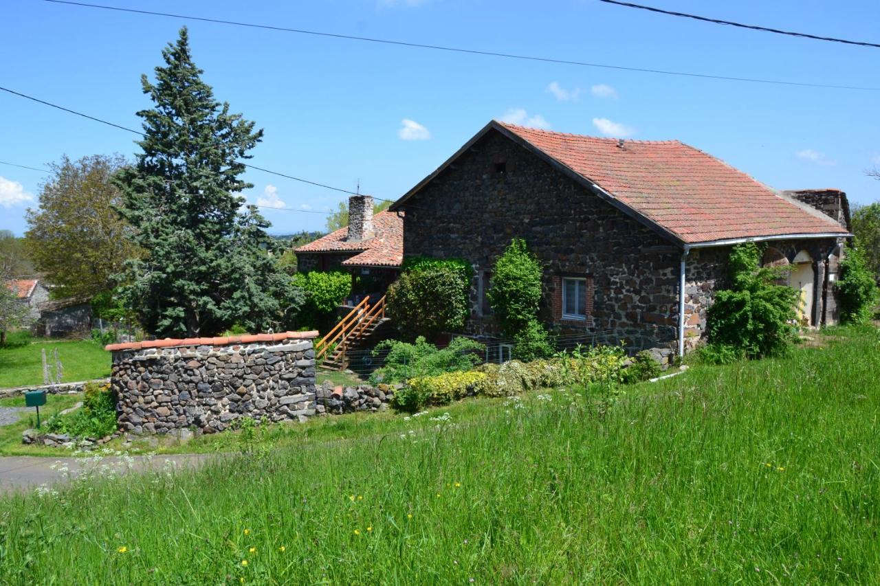 Les Gites Estaou Treillo Le Monastier sur Gazeille Exterior photo