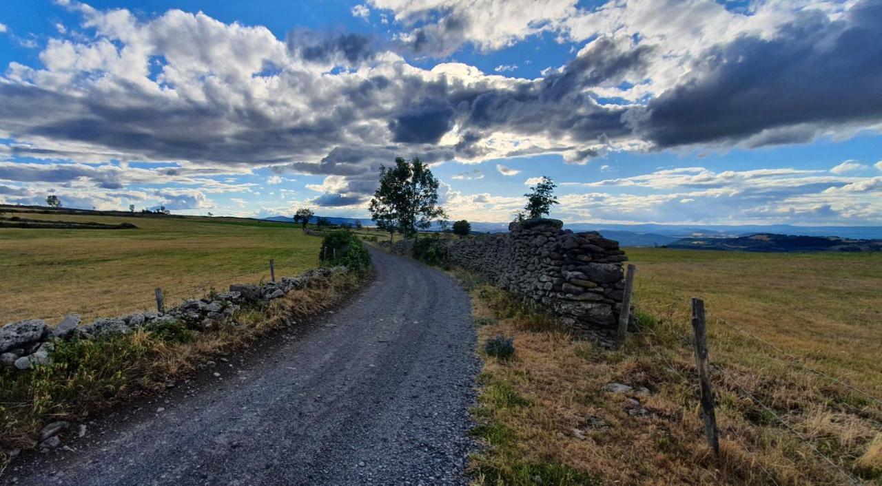 Les Gites Estaou Treillo Le Monastier sur Gazeille Exterior photo