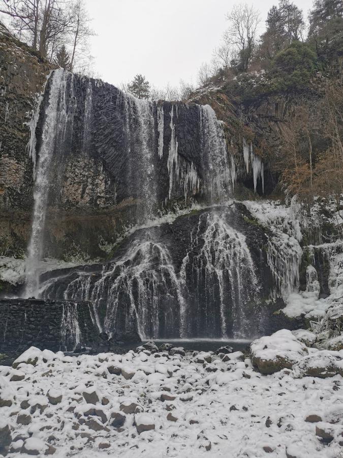 Les Gites Estaou Treillo Le Monastier sur Gazeille Exterior photo